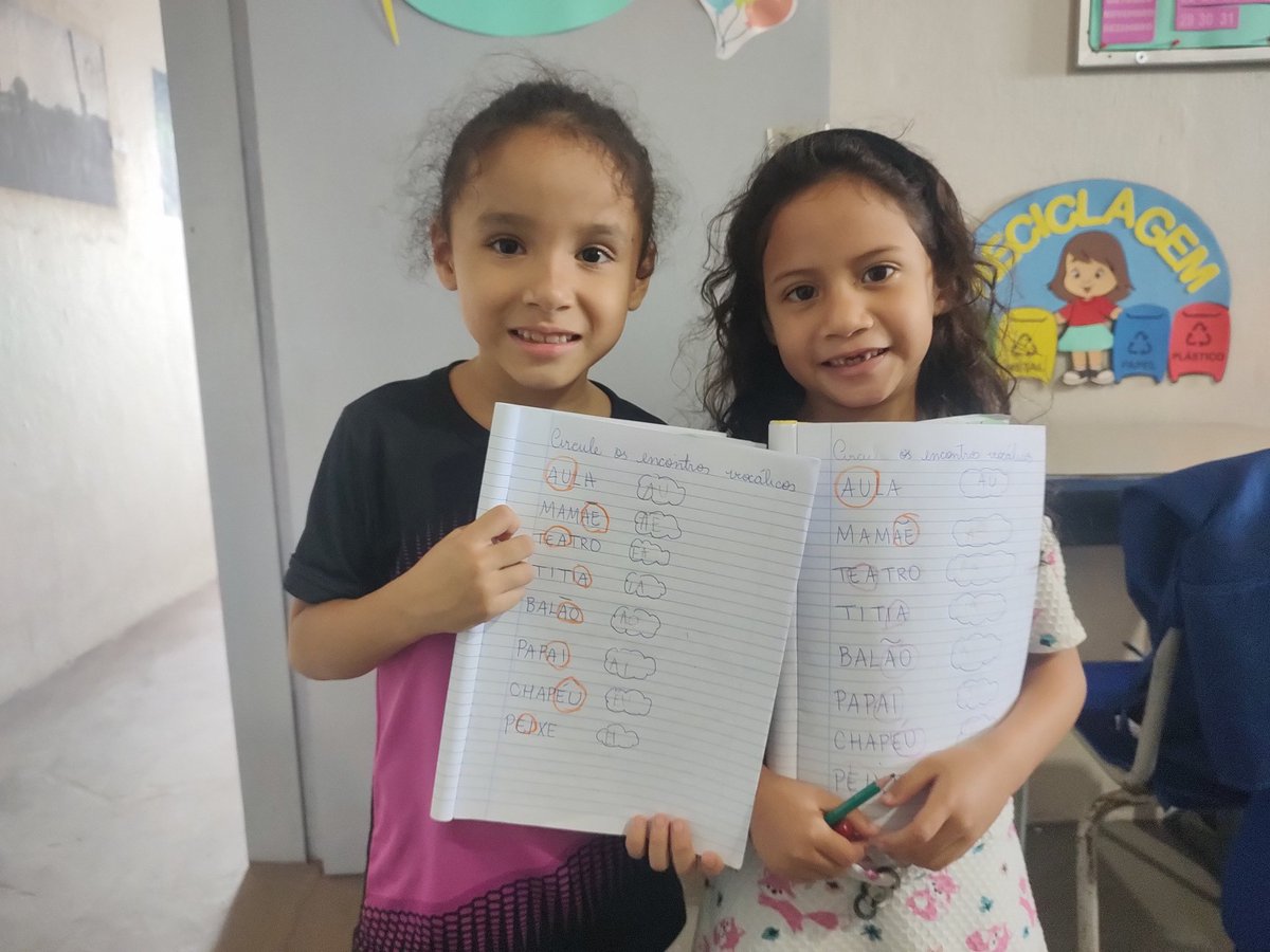 They came to show that they already know how to do school exercise by themselves ♥️ #pride #childhood #education #gfc #neduc #projetosocial