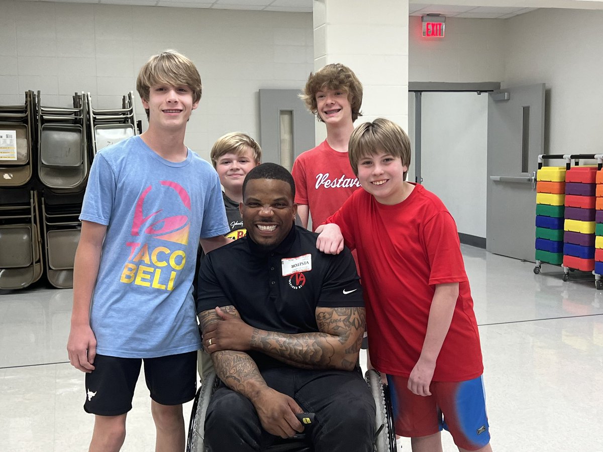 pizitzlibrary's tweet photo. Our Pizitz family had the opportunity to hear from Timothy Alexander yesterday about his book and life. He left us all inspired and invigorated!  Thank you so much for sharing with us!  @InspiredbyTA @pizitzmiddle https://t.co/r5eLiGSerw