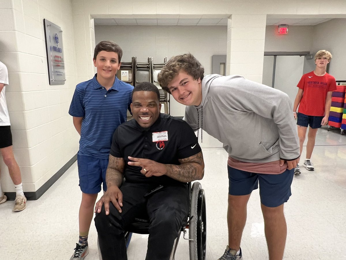 pizitzlibrary's tweet photo. Our Pizitz family had the opportunity to hear from Timothy Alexander yesterday about his book and life. He left us all inspired and invigorated!  Thank you so much for sharing with us!  @InspiredbyTA @pizitzmiddle https://t.co/r5eLiGSerw