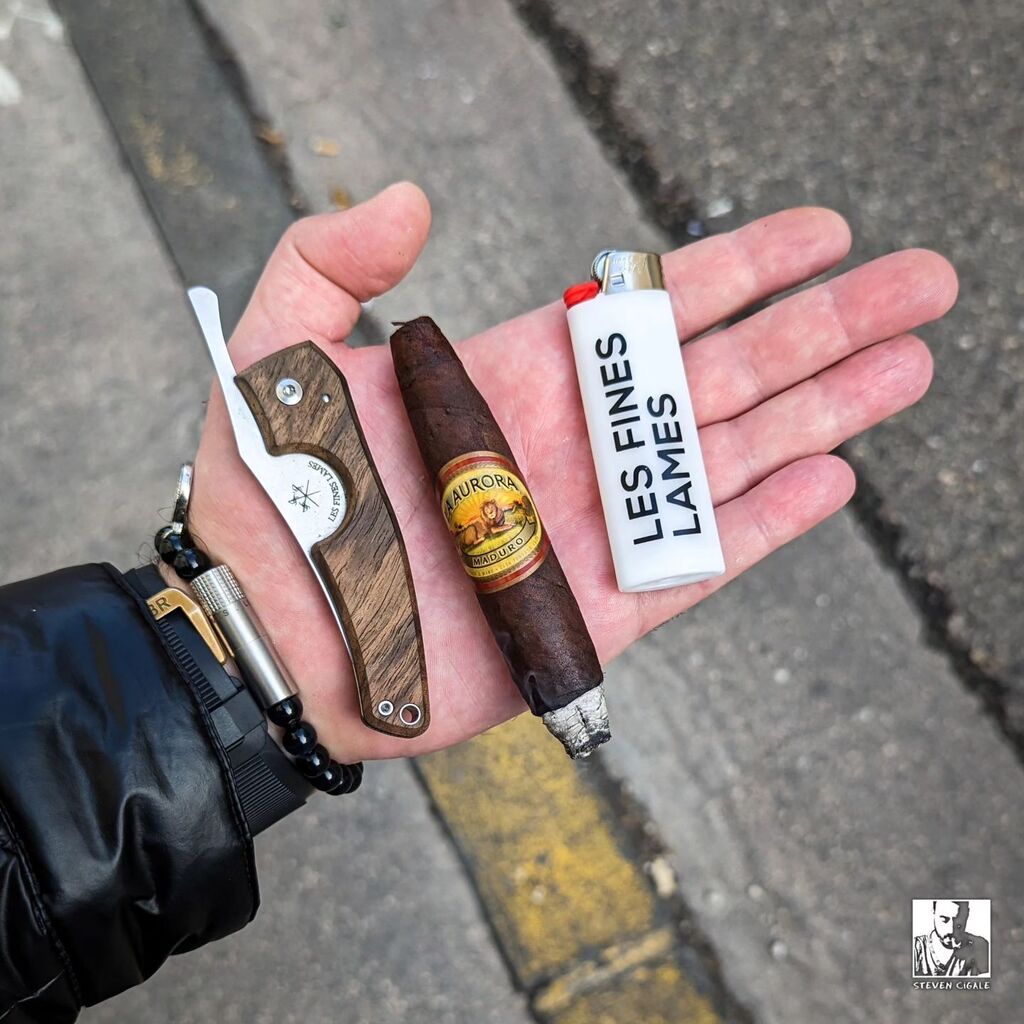 iamStevenCigale's tweet photo. The Preferidos 1903 from La Aurora is a cigar that is steeped in history and tradition. Not only is it rolled by La Aurora—the oldest active factory in the Dominican Republic—it was also the first vitola to come off of their rolling tables all those year… https://t.co/uxaGw7B2kG https://t.co/OsMzGdhIgF