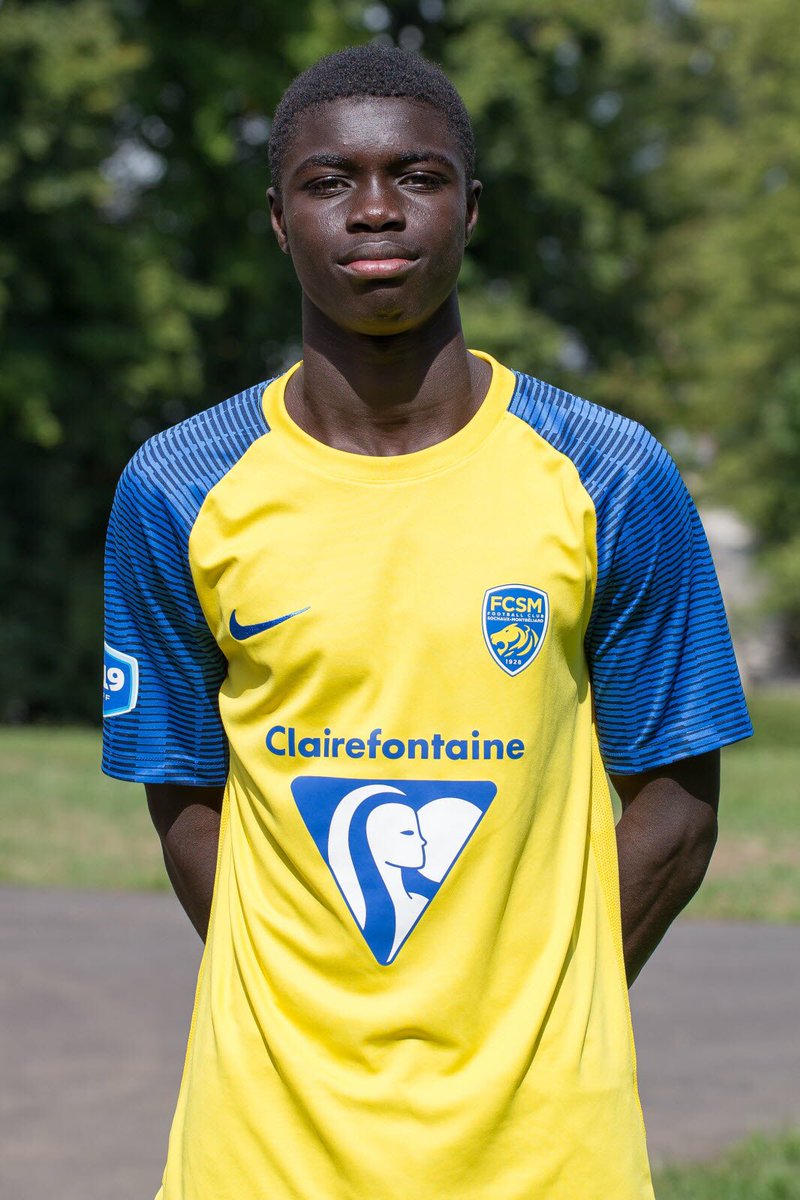Profuturstars's tweet image. Talent du jour 🔍⚽️ 🇸🇳🇫🇷

Aujourd’hui je vais vous présenter Robinio vaz génération 2007 née à mantes la-jolie 🇫🇷 joueur du @FCSM_officiel u17 il évolue au poste de 9 mais peut jouer aussi au poste d’ailier c’est un attaquant qui va très vite il est costaud il est puissant ⬇️