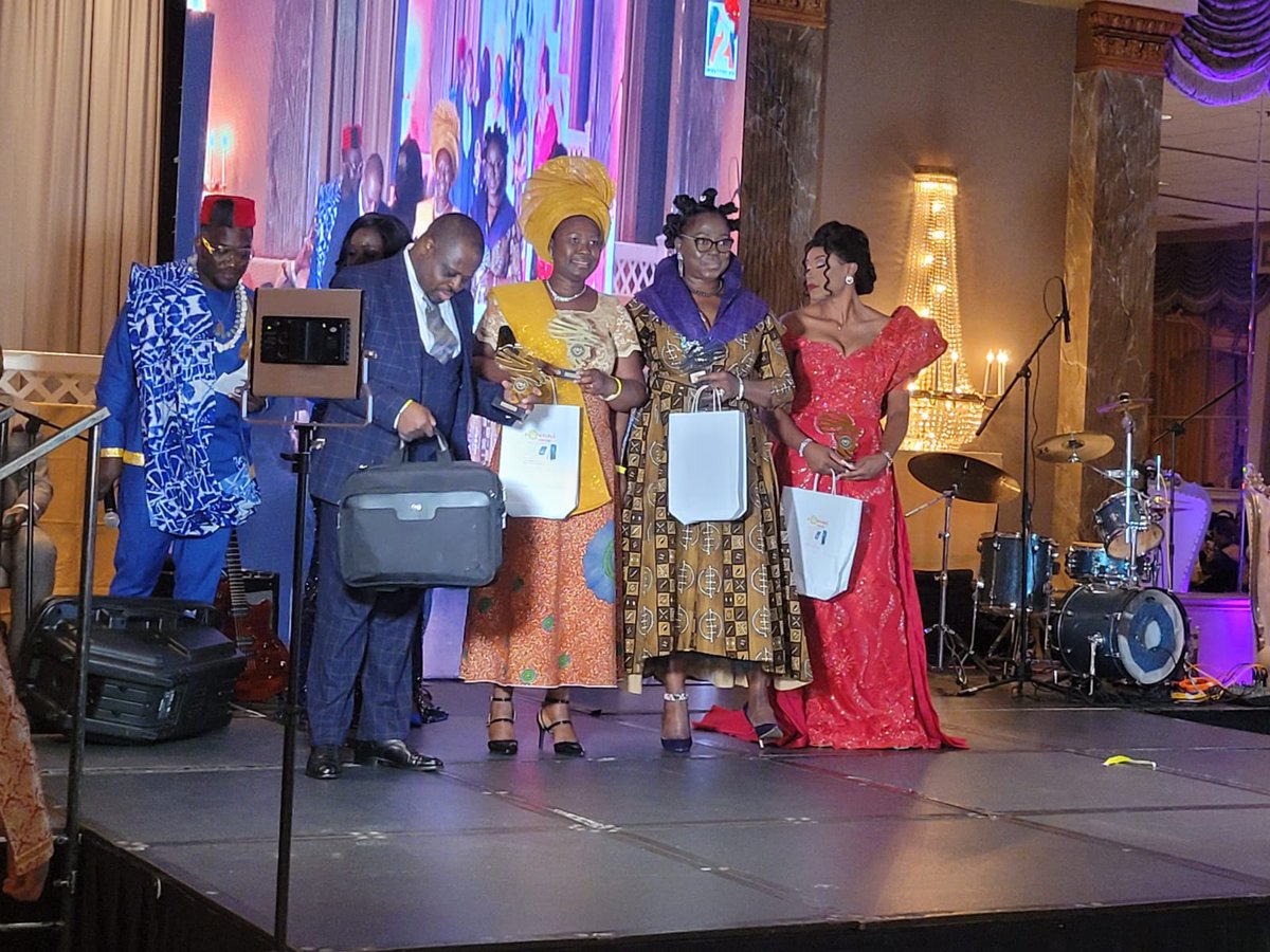 Flashback ! 2022 Best African Humanitarian
Past November we've been nominated for the African Awards of Washington which was a great experience 
We are so thankful for every who has demonstrated a support to our mission. We couldn't make it alone..  
  #cancersurvivor #Awards