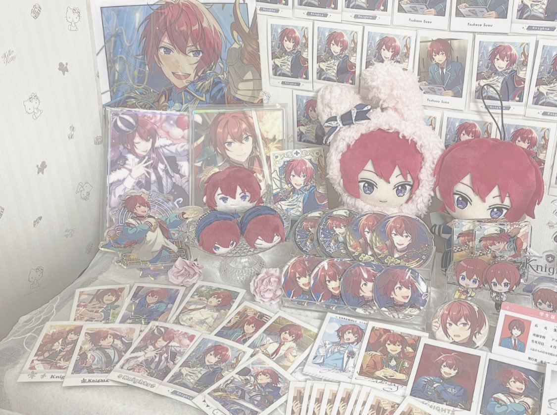 anst_account's tweet photo. 今日は大大大好きな司の誕生日🤍
この日の為にグッズ集め頑張りました。
生まれてきてくれてありがとう✨
これからもずっと応援してますദ്ദി 'ω' )

#あんスタ　#あんさんぶるスターズ
#朱桜司誕生祭2023
#朱桜司生誕祭2023 https://t.co/ioXhQ9DqYQ