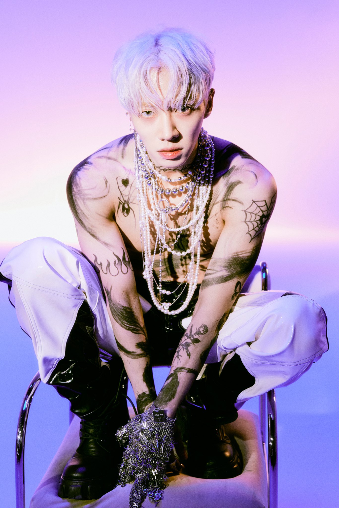 Fs9YafgWcAESE7Z?format=jpg&name=large