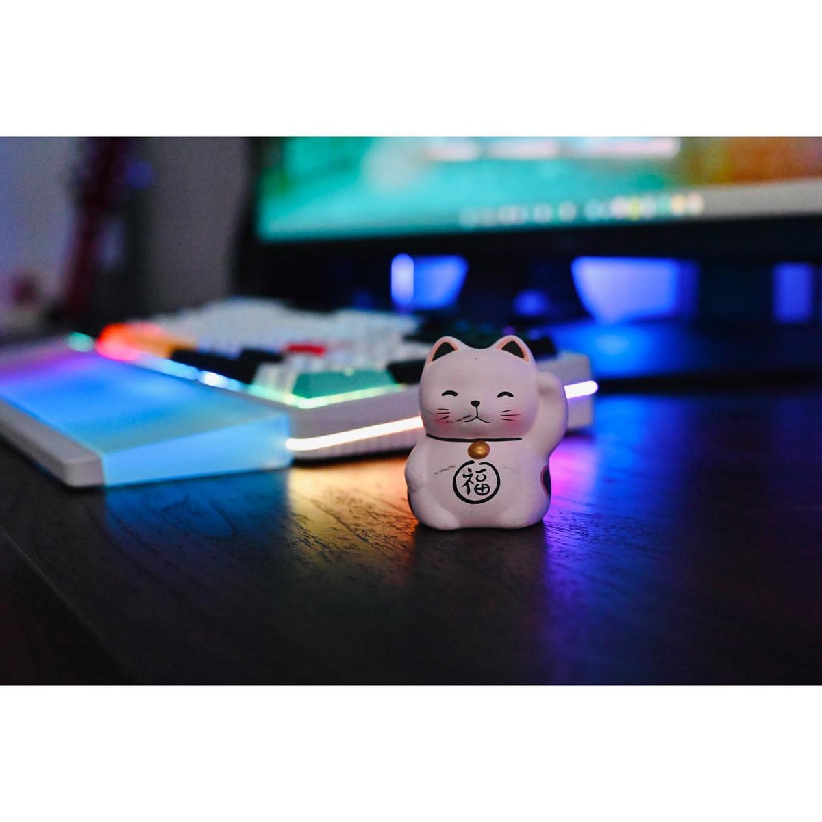 nuphystudio's tweet photo. "Type with ease in dimly-lit spaces with our cool illuminated keyboard."

📸IG: ryvianwolf

#keyboard #mechanical keyboard #rgb https://t.co/O9LQagr7DM