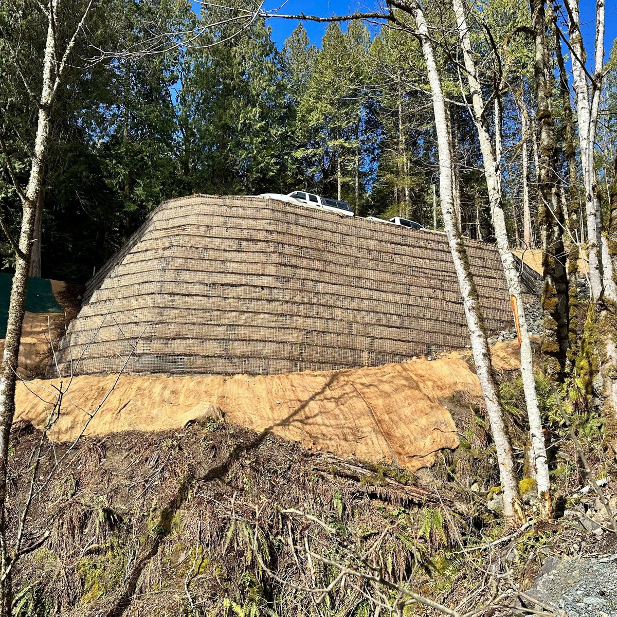 CrossSlope RSS vegetated wire basket slope under construction on Vancouver Island. Cross Country Canada provided the internal design and supply of the RSS for this project. 

#MSE #wallsandslopes #retainingwalls #walldesign #valueengineering #geosynthetics #construction