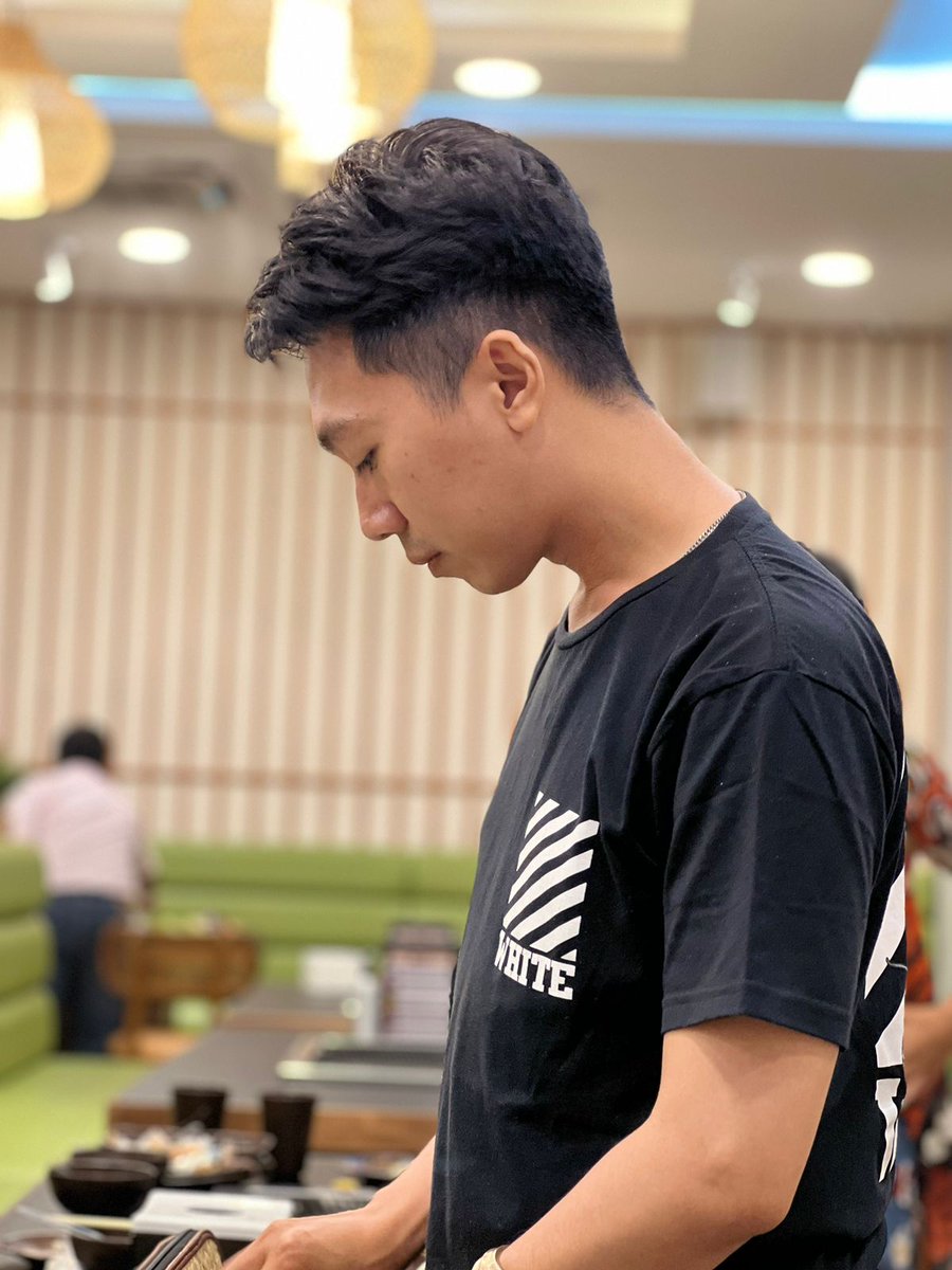 Happy sweet 17th jilid kedua, bigboi! The younger you would be so glad and proud who you are today. Cheers for greater days ahead! #birthdayboy 🧜‍♂️