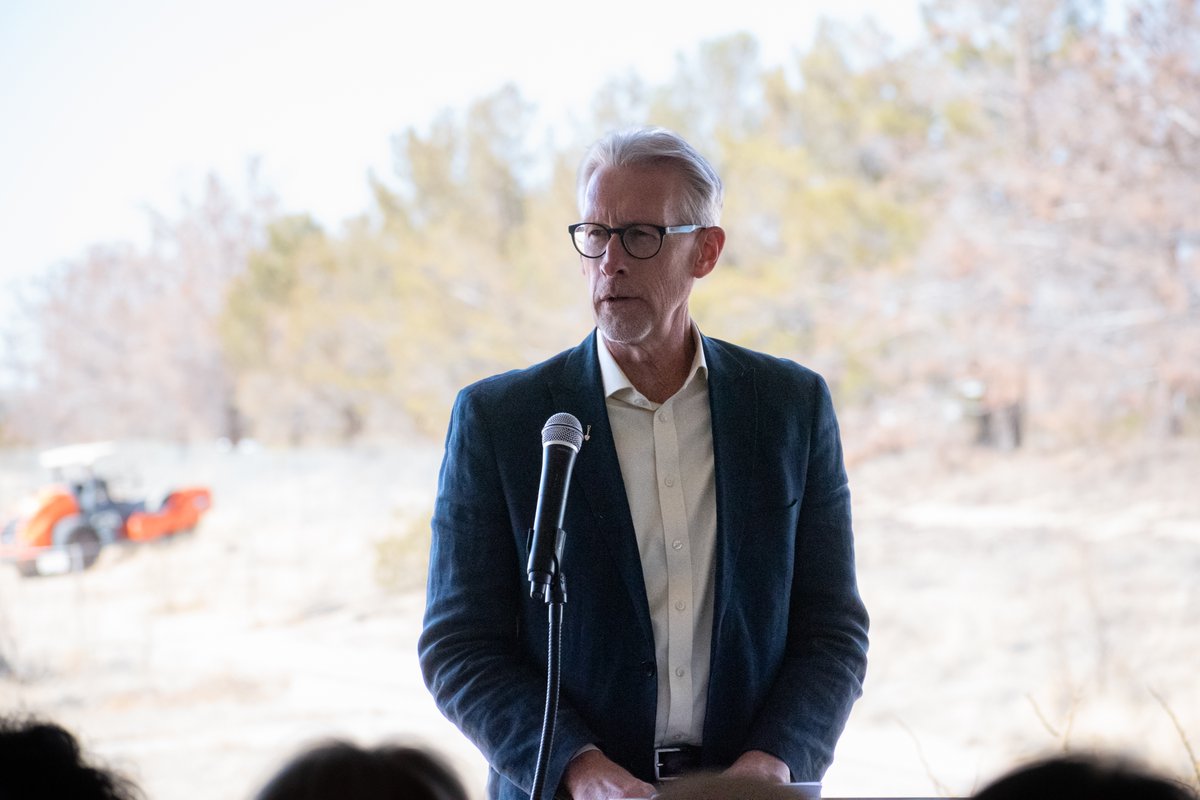 ATI_Arrowhead's tweet photo. Development for the Creative Media Technology (CMT) Building has begun! The initiative is the first phase of the #CreativeCampus, a district at Arrowhead Park that will house #CreativeMedia technology facilities for @DACCNMSU and @nmsu, along with industry production facilities. https://t.co/Z2uRUvUrHz