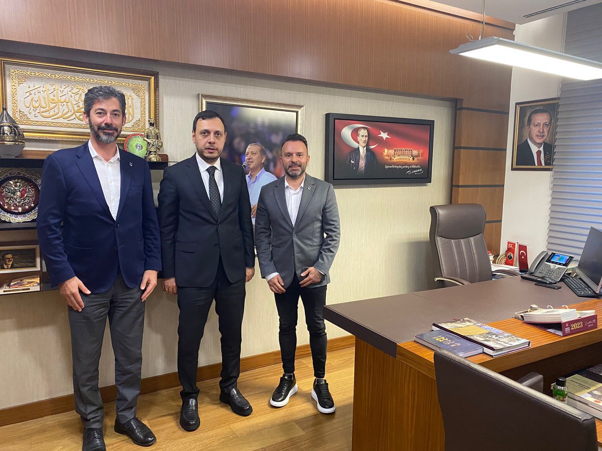 eyupozsoymv's tweet photo. 📍 TBMM 

Kamuda çalışan Peyzaj Mimarlarımızın temsilcileri, Peyzaj Mimarları Derneği Üyeleri ve Peyzaj Mimarları Odası, Gazi Meclisimizde ziyaretimize geldiler.

Resmi Gazetede yayınlanan Kanun tüm meslektaşlarıma tekrar hayırlı olsun. https://t.co/4YUWgmr3Cq