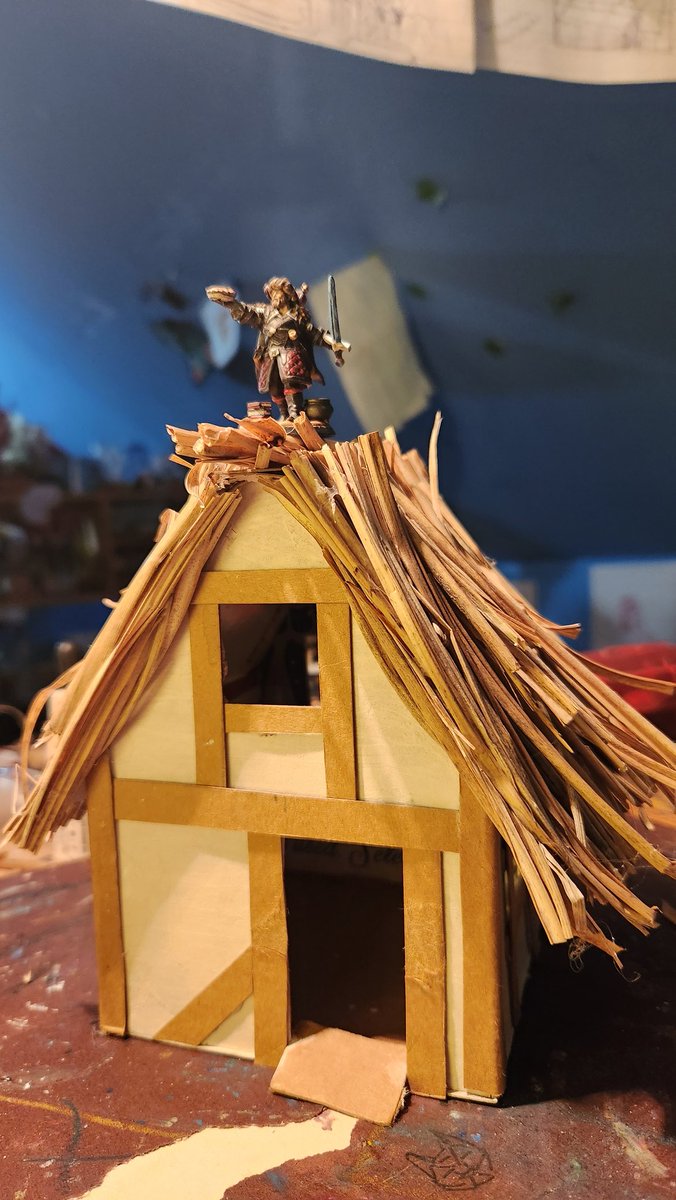 Gkazul's tweet photo. My first house "terrain" 👀
.
#dnd #terrain #5e #DungeonsAndDragons #sculpture https://t.co/yzz8O5yHHs
