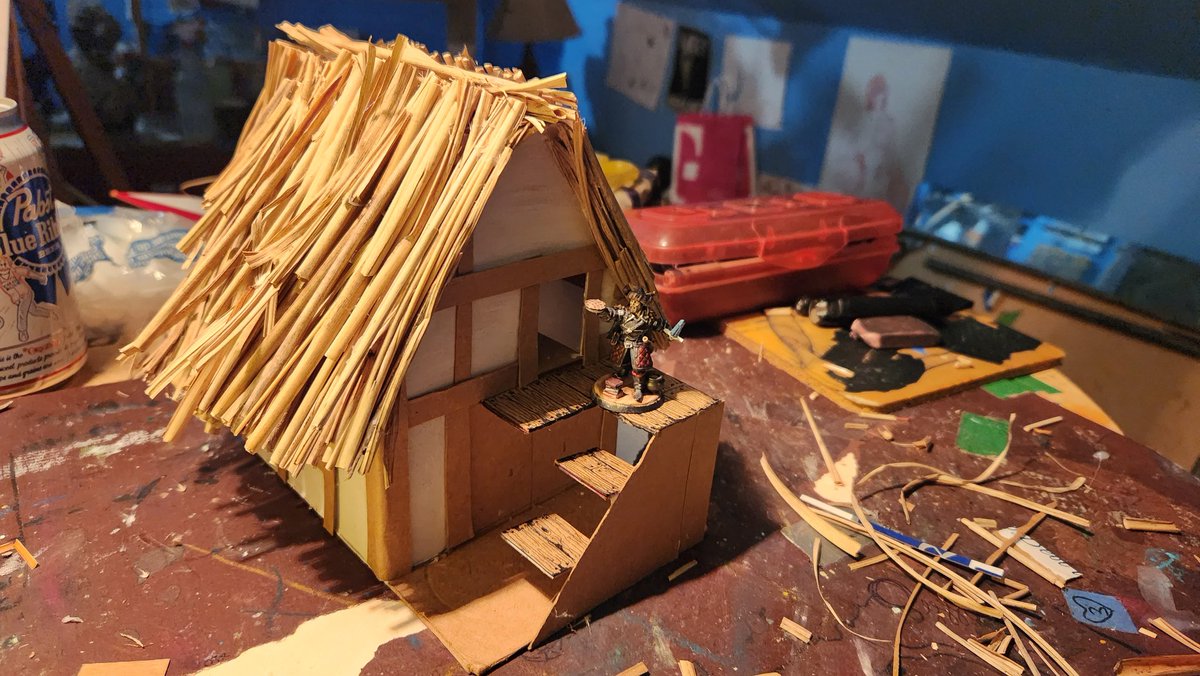My first house "terrain" 👀
.
#dnd #terrain #5e #DungeonsAndDragons #sculpture