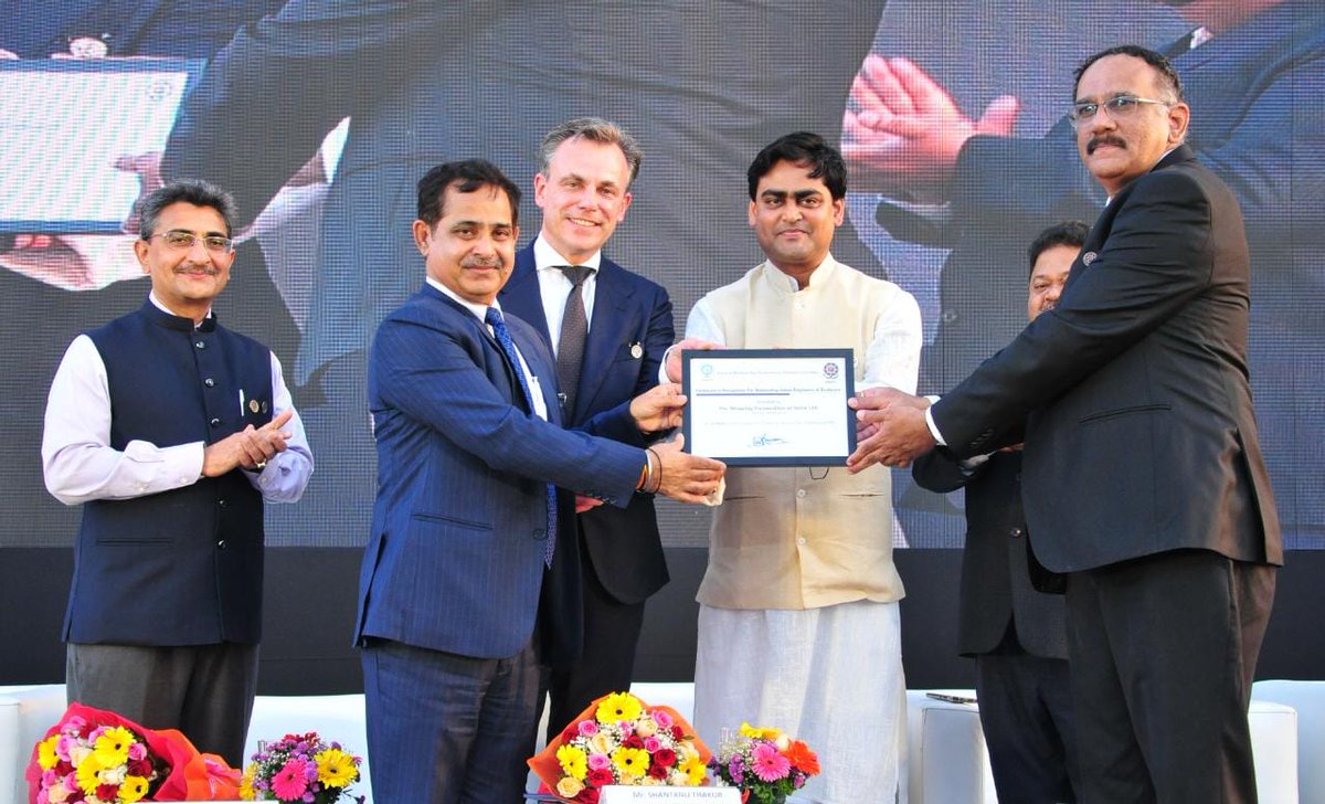 dgshipping_IN's tweet photo. Various Sagar Samman Awards and Recognition certificates were conferred to meritorious personnel on the occasion.  (6/6) https://t.co/iOB2SlTSTH