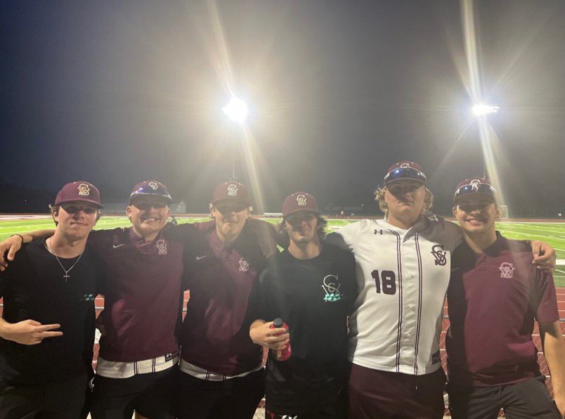 SCW_Baseball's tweet photo. Supporting our soccer team after our win! #pointsoff https://t.co/4LnyzyKupd