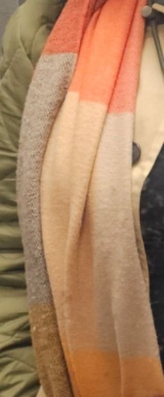 mikkoko7's tweet photo. @Se_Railway I was recommended kindly by one of the conductors Sharon to send a tweet to see if my scarf was handed in by any chance? I was on the 8:42 from Victoria to Gillingham, I got off at Swanley ST &amp; left it onboard. https://t.co/aiCq7fdT2G