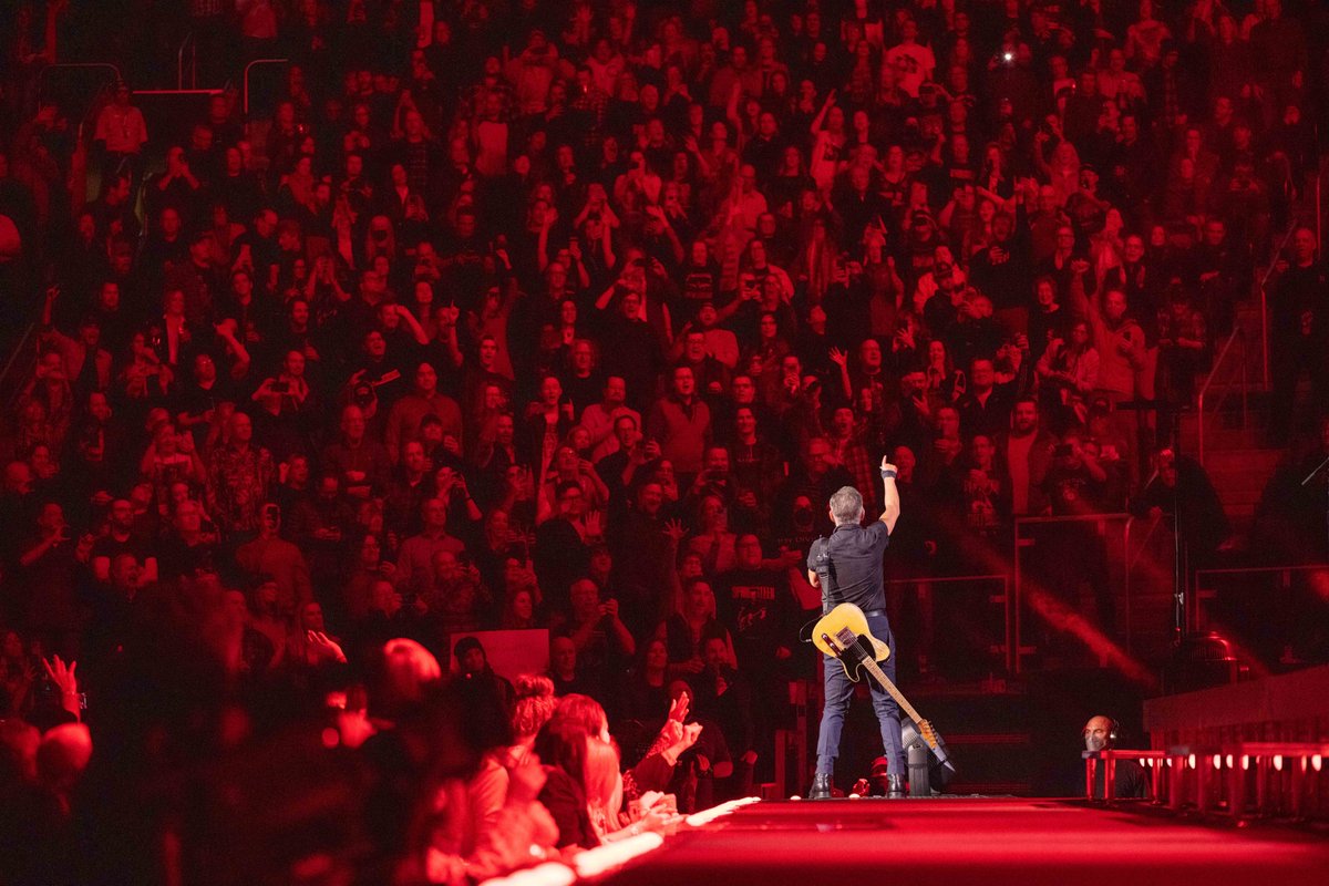 Bruce Springsteen on Twitter "Detroit. March 29, 2023. 📸 Rob DeMartin"
