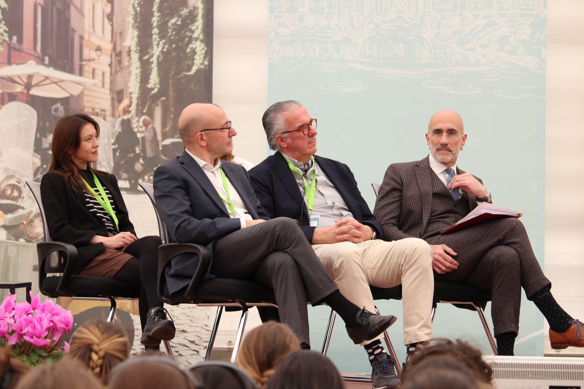 fase_fundacion's tweet photo. 🔛La jornada del #UNIVLab dio comienzo con la ponencia del profesor de @Harvard @arthurcbrooks
🗣️Posteriormente las participantes tuvieron la oportunidad de escuchar a expertos y unirse a foros de resolución de problemas para trabajarlos bajo el foco de su ámbito profesional. https://t.co/aGHf9w9kqZ