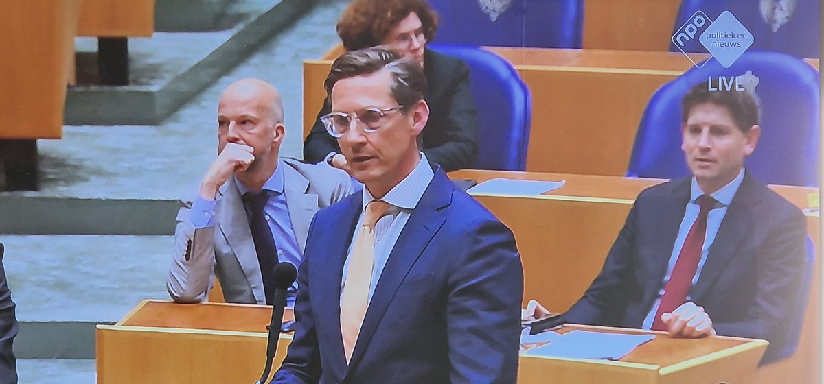 marcelbar8's tweet image. Joost #Eerdmans probeert CDA en D66 nog wat verder uit elkaar te spelen door Heerma te vragen hoe hij reflecteert op de starre houding van  D66 ihb Tjeerd de Groot. 
#Heerma gaat daar niet in mee en zegt dat hij de kwalificaties van Eerdmans niet overneemt. #verkiezingsdebat