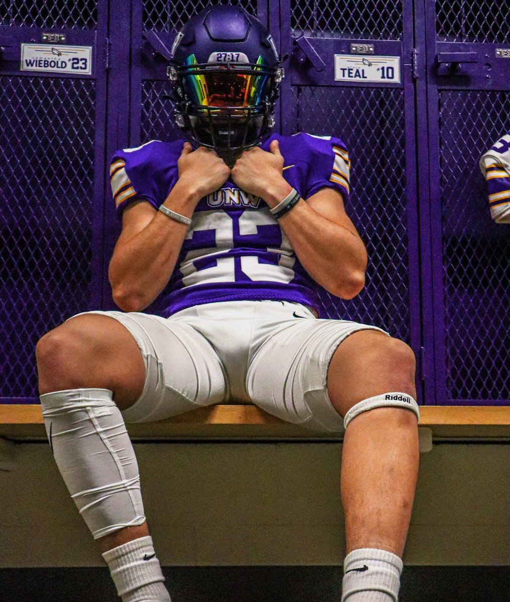ChristianRaya10's tweet photo. Time to walk that path with God✝️ thank you to all my coaches but most importantly thank you @coachroome67 @CoachMorrissey7 @coachboom26 @UNWMoore very blessed and thankful for this opportunity and can’t wait for what the future holds #AGTG https://t.co/wIoUbFTO46