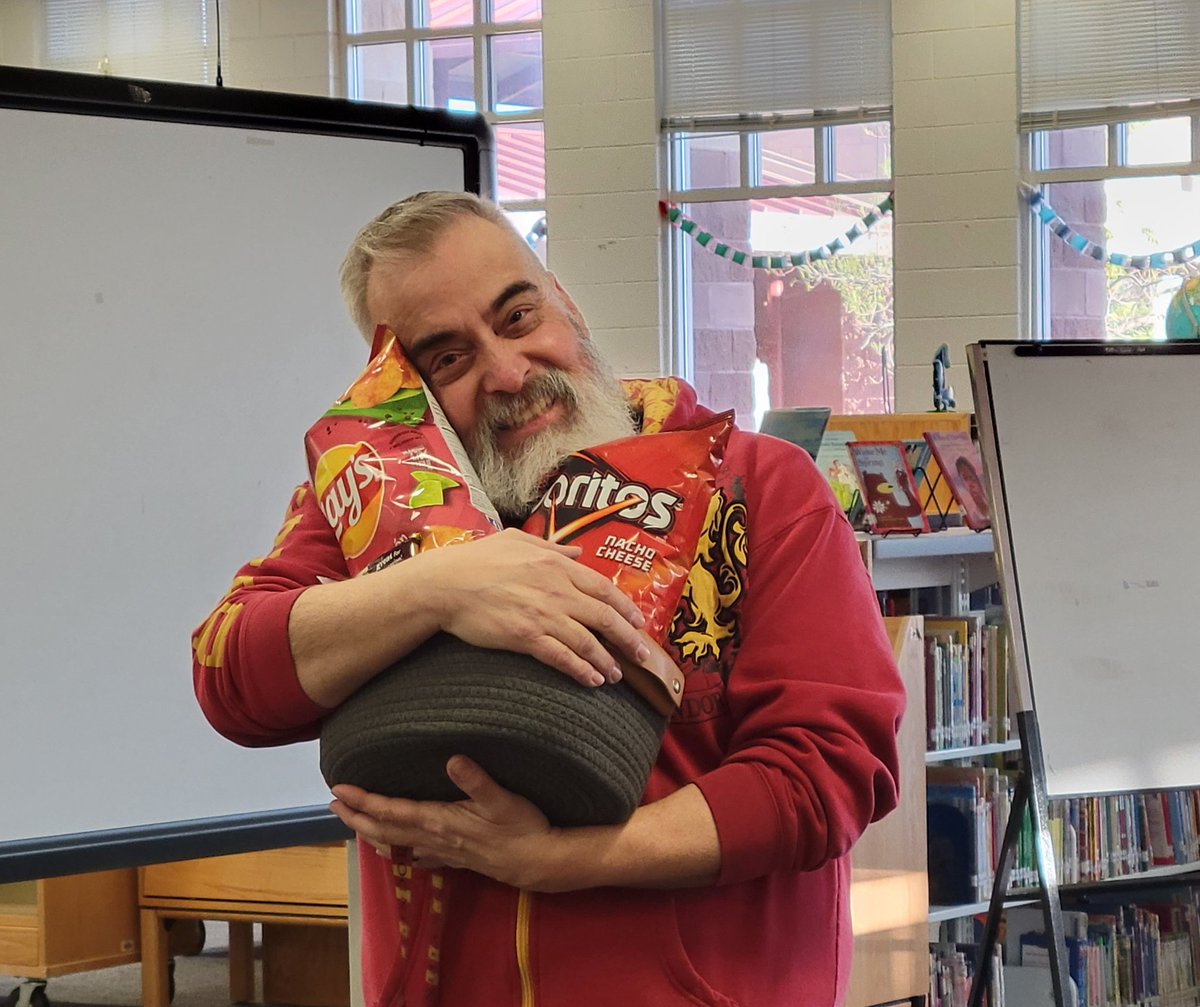 Happy Librarian Appreciation Day!! Thank you <a href="/DLopez_BSS/">Daniel Lopez</a>!! 📚❤️📖
#TeamSISD