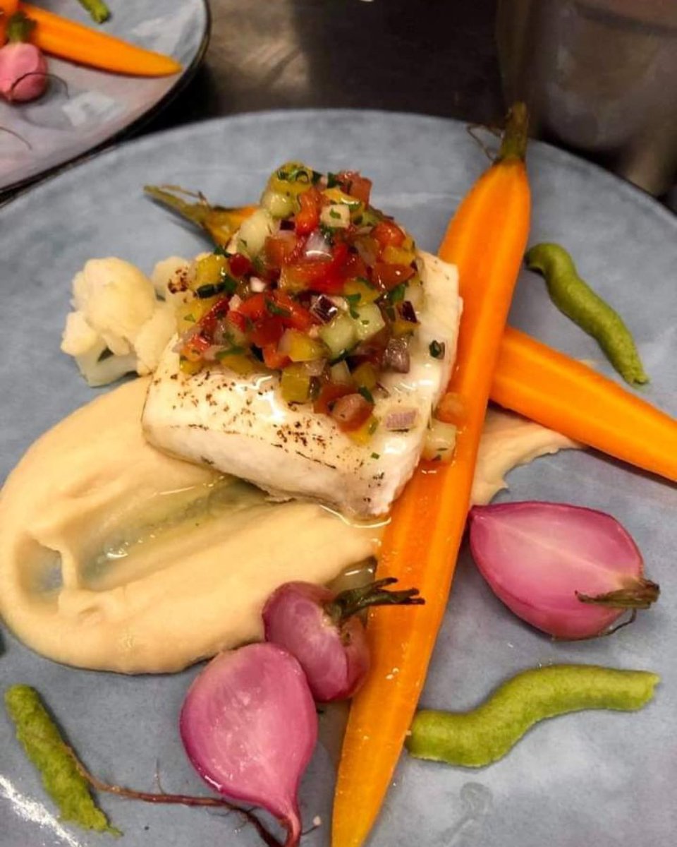 Nebespancafe's tweet photo. 6. dubna zahajujeme sezonu. Náš nový francouzský šéfkuchař Mikaël Rassineux připravil speciální večerní tříchodové menu https://t.co/LRezCljH4I. Zarezervujte si místo na večeři a klidně i pokoj na jednu noc 📧 info@nebespan.cz nebo 📞 +420 736 602 378. 
Těšíme se na vás! https://t.co/vpLoJqLBsP