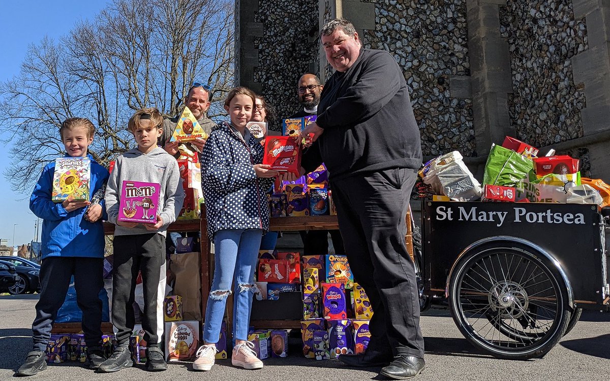 CofEPortsmouth's tweet photo. Kind residents donated 750 Easter eggs to help families in need. They'll will be shared with parents who might not be able to afford to buy eggs for their children. It was co-ordinated by @PortseaParish, who handed them to @ECRobertsCentre to distribute: https://t.co/YE3lg58uxl https://t.co/G9bcEbc0Li
