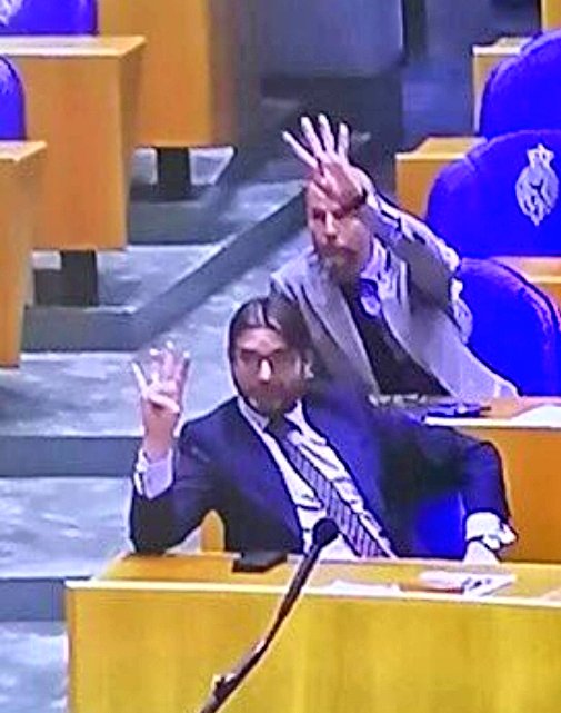 BrinkWvd's tweet photo. Het aantal zetels voor @D66 als er nu verkiezingen zouden zijn. 
#DEBAT #verkiezingsdebat #DebatVerkiezingen @TjeerdD66 @svanweyenberg https://t.co/khet2GG7ij