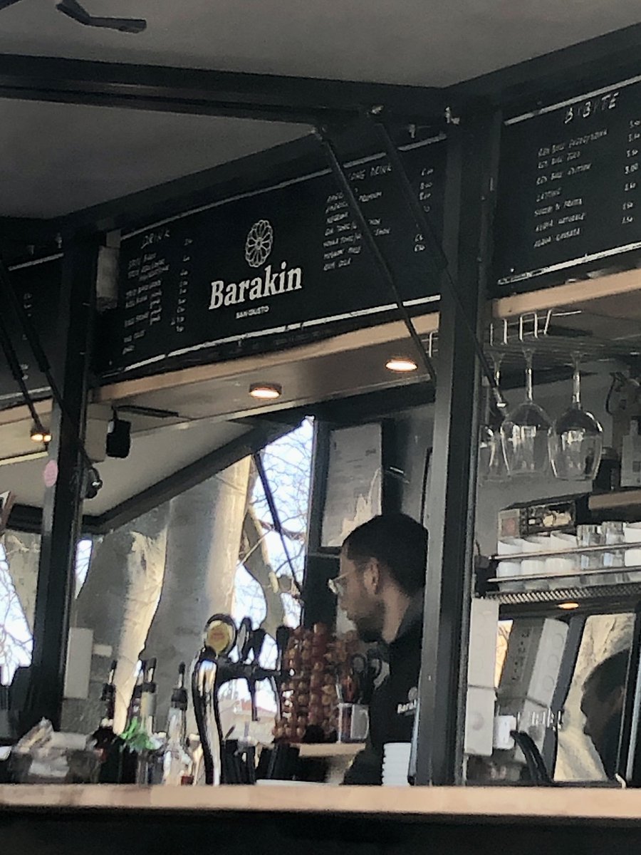 sangermax's tweet photo. Appena ritornado a #trieste col trenin me son subito fermado a #sangiusto col #sol in #barakin per bever un #birrin e fine (triestino di trieste - trieste) 🙄😬😀🖖🏻🍺 #cheers https://t.co/WyW66roiS0