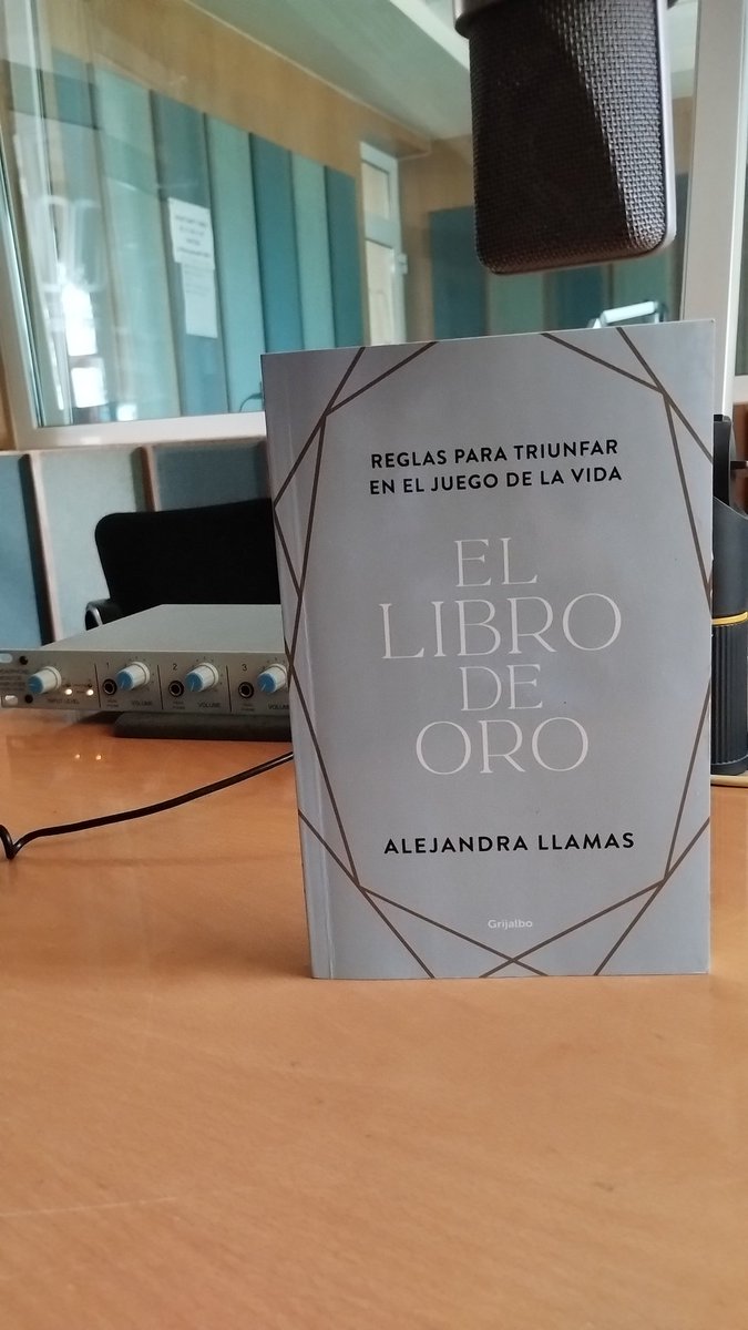 Compartamos un momento esta mañana con este gran libro de <a href="/AlejandraLlamas/">Alejandra Llamas</a> . Dándole voz a las letras #LibrosRecomendados #Abril2023 #Leyendo <a href="/penguinlibrosmx/">Penguin Libros México</a> <a href="/_Librosylibros/">Libros y más libros</a>