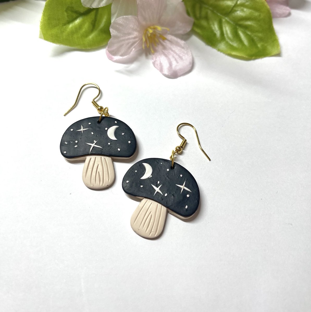 Nightshade mushroom earrings