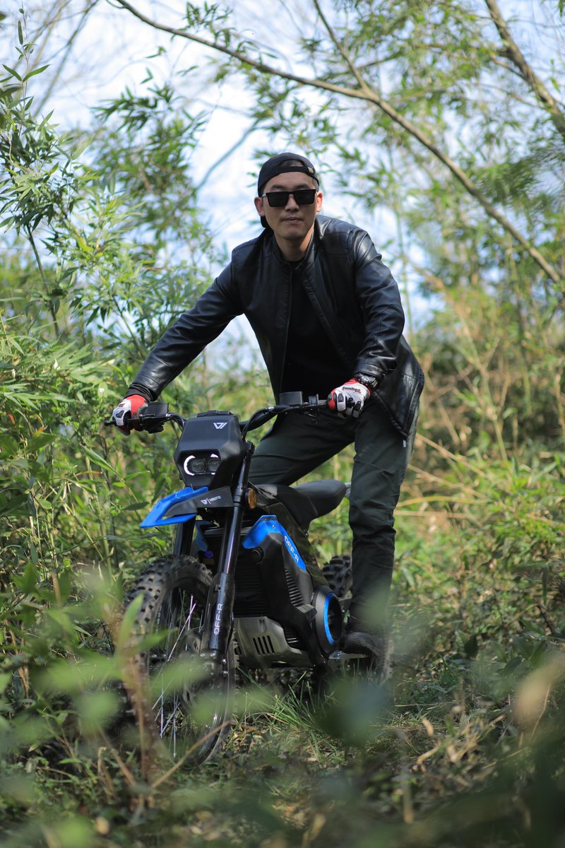 vmotosoco's tweet image. Feel the adventure into the green with your new Dirt Bike OFF-R. The electric revolution has arrived even off road 🌿🌾

#Vmoto #DirtBike #OffR #EV #ElectricMobility #Green #GreenRevolution