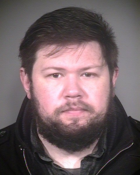 TamaraK710's tweet photo. The Kitsap County Sheriff's Office is searching for a man believed to have taken his four children across state lines, violating court orders.

The suspect, 37-year-old #JoshuaSusee, and his girlfriend took the four children; Archer, 10, Faylinn, 10, Ember, 6, and Hazel, 3, to Oregon.

The children have not been seen in over a month.  According to KCSO, Hazel needs daily heart medication and may be in physical danger if she does not get it in time. KCSO has a warrant for Susee's arrest for custodial interference. His bail is set at $1 million.

"My children have been kidnapped by their father,” said Madison Belleau, the children’s mother. “I don’t know what he’s capable of… I just want my kids back, and I want him to not to be able to do this again.”

“That's interfering with the custodial rights of the parent who actually has custody, which is their mother,” said Kevin McCarty, spokesperson for the Kitsap County Sheriff’s Office.
McCarty and Belleau said it is possible the children and father are in Lebanon, #Oregon, where his new girlfriend is from, but Oregon authorities are not having any luck in finding them.

"It is believed he is possibly in the Oregon area, in a couple of different cities, but again, he hasn't been located,” said McCarty.

Anyone with information about this case is urged to call 911, the KCSO at (360) 337-5736 or the Linn County Sheriff's Office at (541) 967-3950.