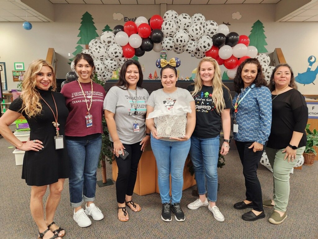 nic_bennettPISD's tweet photo. Yesterday was a great day to spoil our librarian! #NationalLibrarianDay @LauraBush_Elem @RubiCon96672876 https://t.co/EWwbTxvrBw