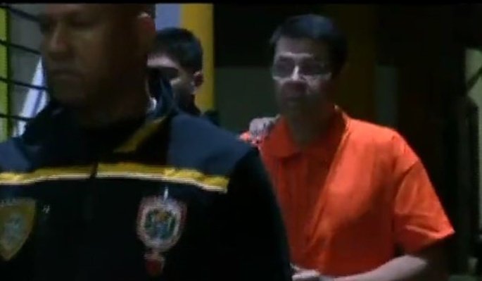 Este es el funcionario que nos sacó de recibir el papel para Las verdades de Miguel. Hugo Cabezas está hoy procesado por corrupción.