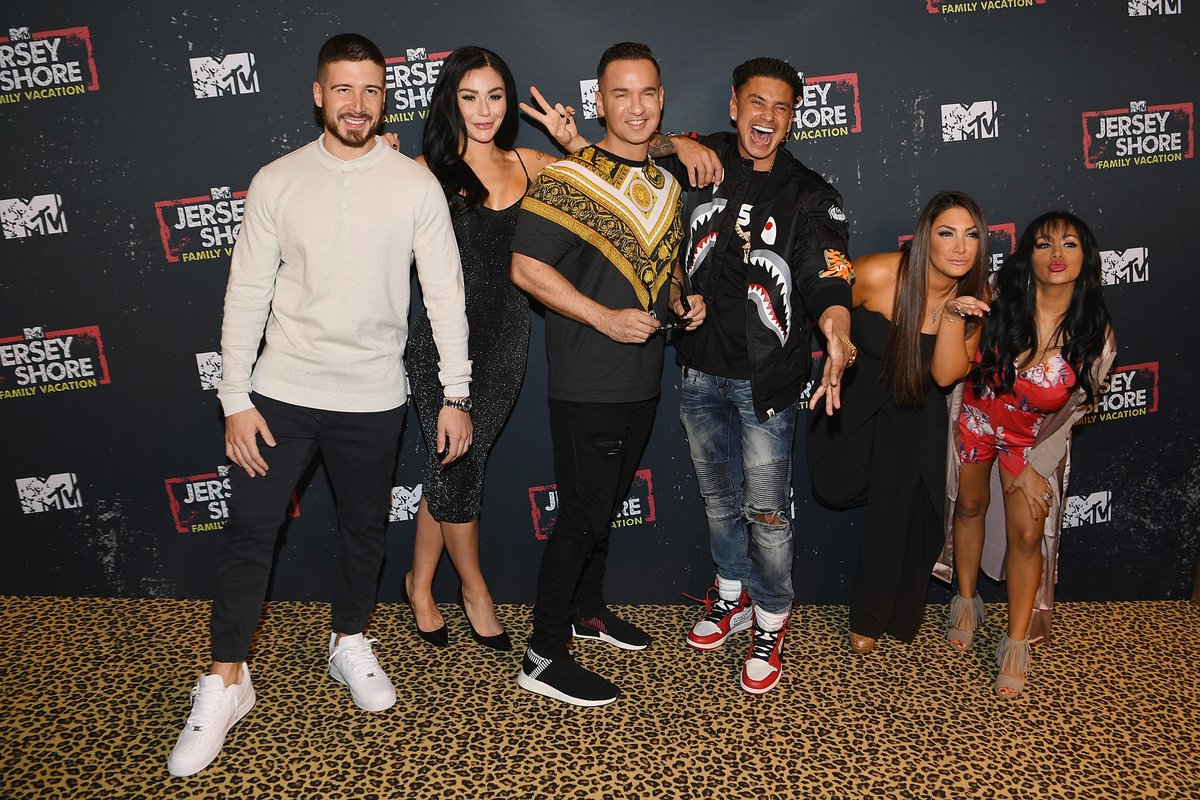 JerseyShore's tweet photo. reality TV icons, forever! 👏🦆 happy 5 years of #JSFamilyVacation ❤️ https://t.co/t5w671q3mw