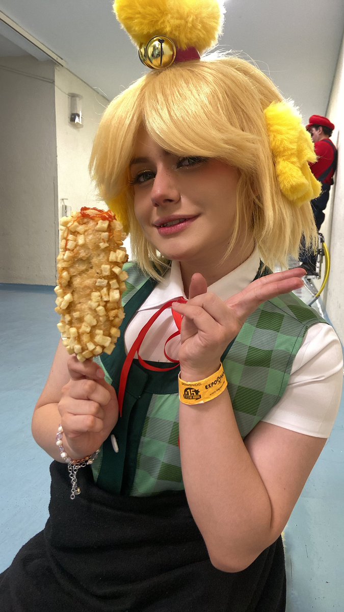 PunkMacarroni's tweet photo. Yo con una banderilla con papitas 
Estaba muy feli https://t.co/D5xddLRZQ4