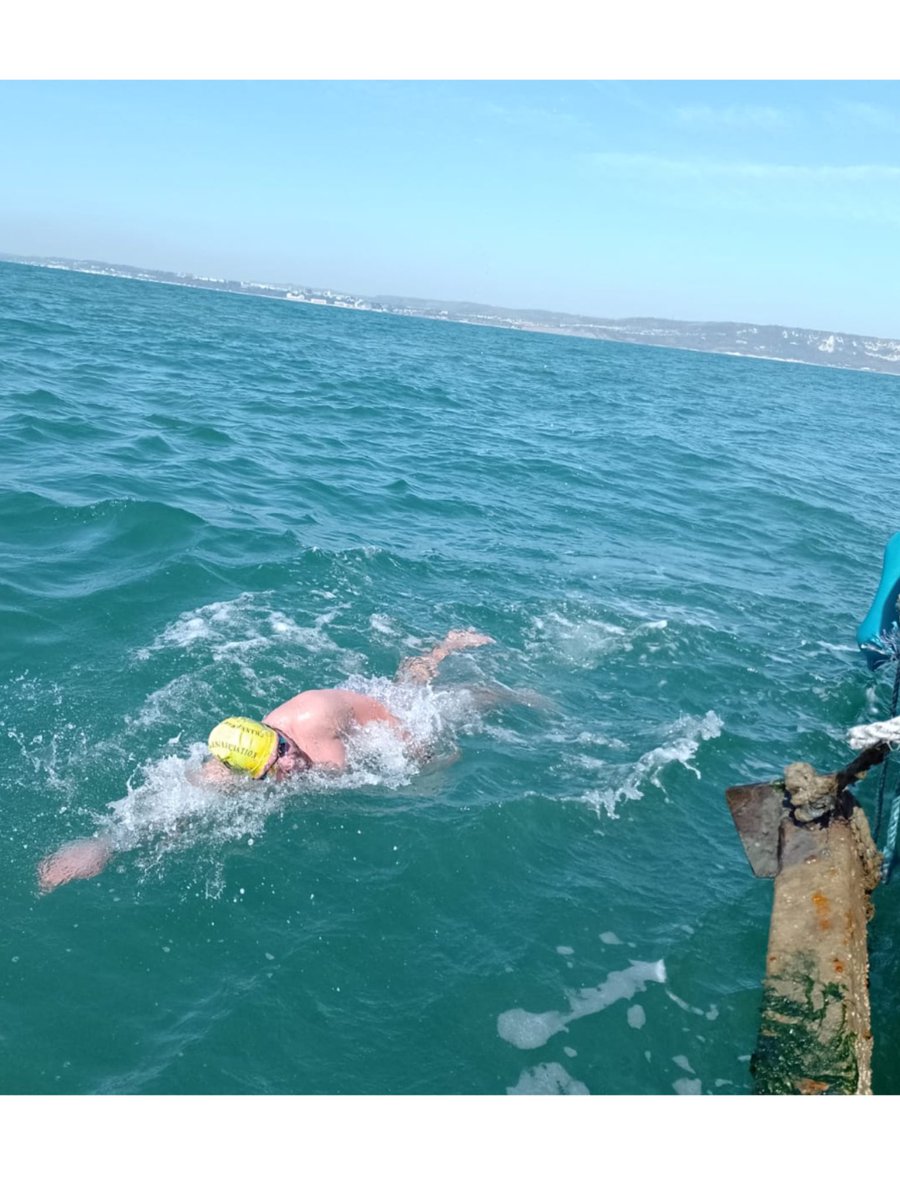 MasterpieceCha2's tweet image. Swimming along side the masterpiece yesterday. Training@with the @masterpiece