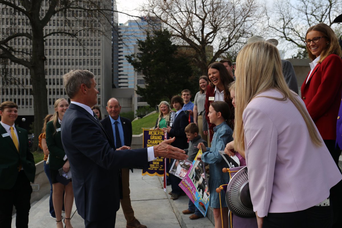 TNFarmBureau's tweet photo. Thankful to @GovBillLee for stopping by very quickly this morning to congratulate our youth involved agriculture at Ag Day on the Hill!

#TNFarmBureau | #TNAgriculture https://t.co/qCFaHzm7a7