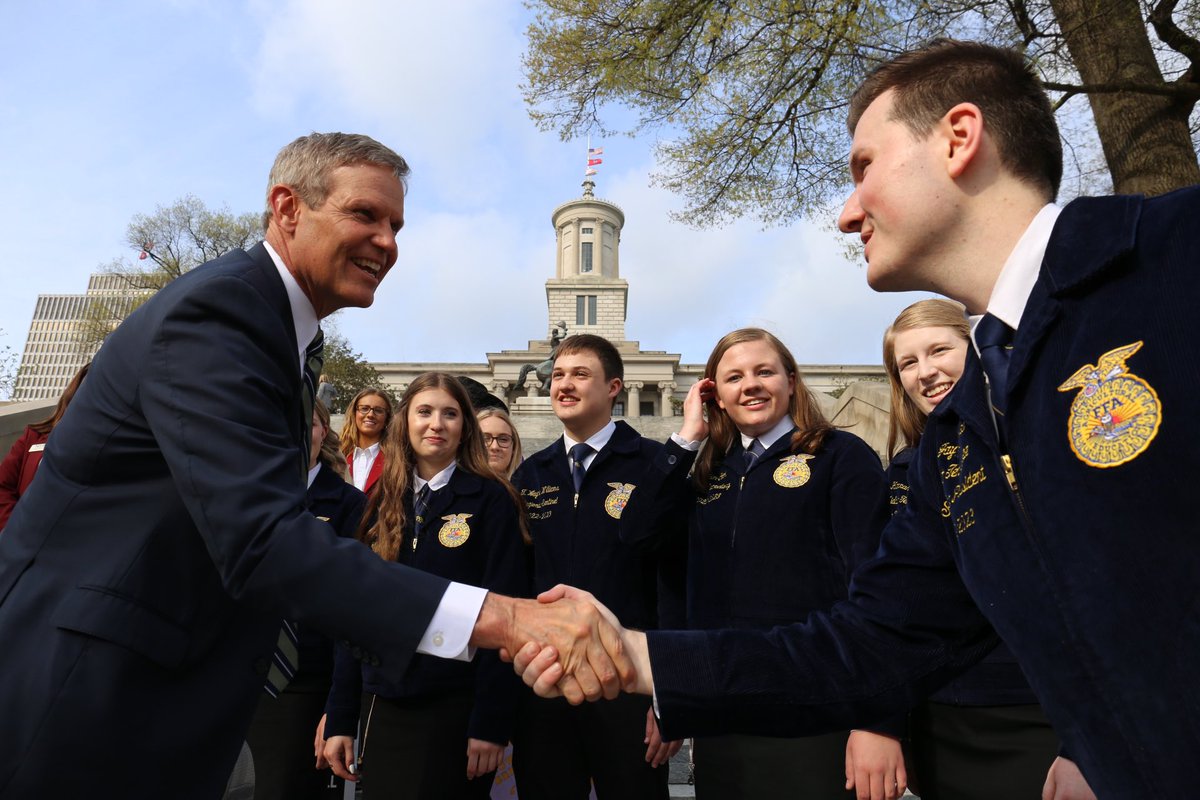 TNFarmBureau's tweet photo. Thankful to @GovBillLee for stopping by very quickly this morning to congratulate our youth involved agriculture at Ag Day on the Hill!

#TNFarmBureau | #TNAgriculture https://t.co/qCFaHzm7a7
