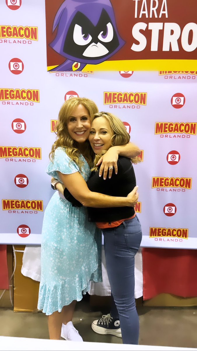 tarastrong's tweet photo. I’m so honored to be part of her world 🧜🏼‍♀️🧜🏼‍♀️@thejodibenson @MegaConOrlando 💚💚 https://t.co/EIt7JyQln4