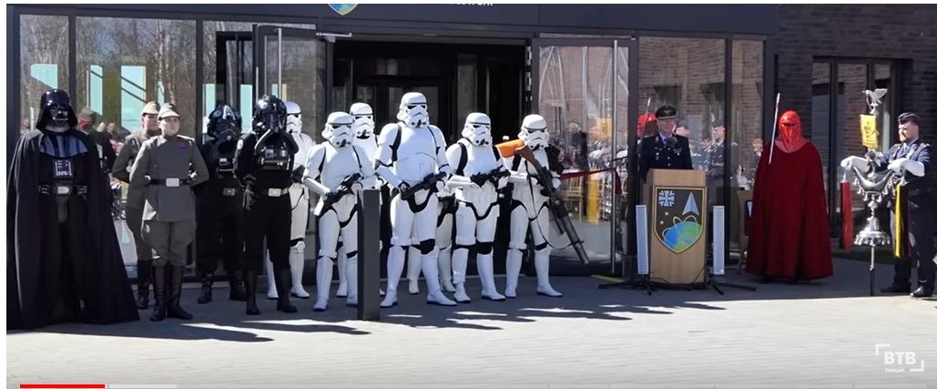 ZoozaPeacock's tweet image. 🇩🇪Wer hat behauptet, die Deutschen und die Bundeswehr hätten keinen Humor?

🇬🇧🇺🇸Who said that the Germans and the Bundeswehr had no sense of humor?

#Bundeswehr #SpaceCommand

Starting at 1:40 min 
youtu.be/xzsxN4HNrNw