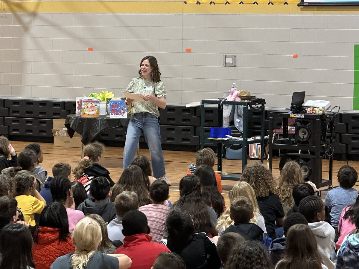 @SauerTammi author of All Kinds of Special and many other wonderful books visited the Gators today. <a href="/EMSISD/">EMS ISD</a> <a href="/D_Flowers3/">Darius</a> <a href="/sgttxaggie/">Lisa castro</a> <a href="/vanderson_mrs/">Mrs. Anderson</a>