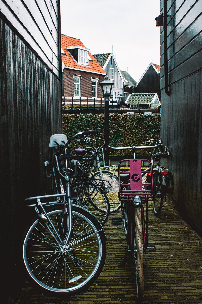 À bicyclette. 🚲 

#amsterdam #marken #netherlands #paysbas #holland #dutchvillage #visitnetherlands #europetravel #visiteurope #europetrip #frenchphotographer