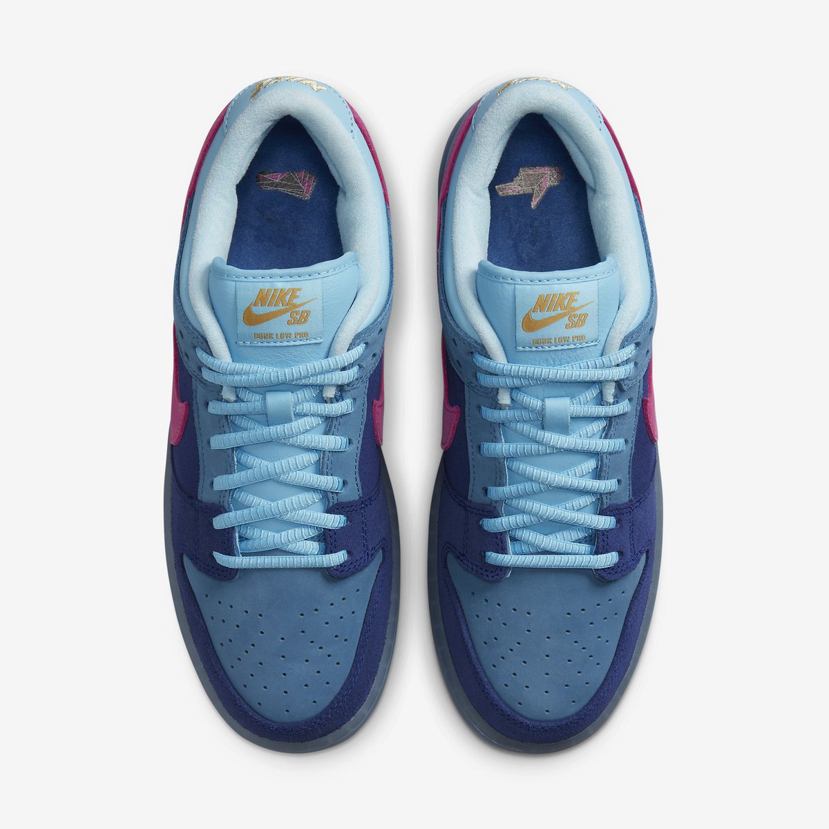 SNKR_TWITR tweet media