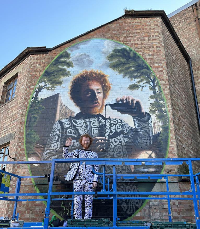 DomKingLive's tweet image. The artist VOYDER has created this portrait of fellow artist @itsmrdoodle in #Ashford. Hear from #VOYDER at 750 pm @BBCRadioKent and @BBCSounds #TDKS  @chrisdixonworks #ashfordmuralfestival