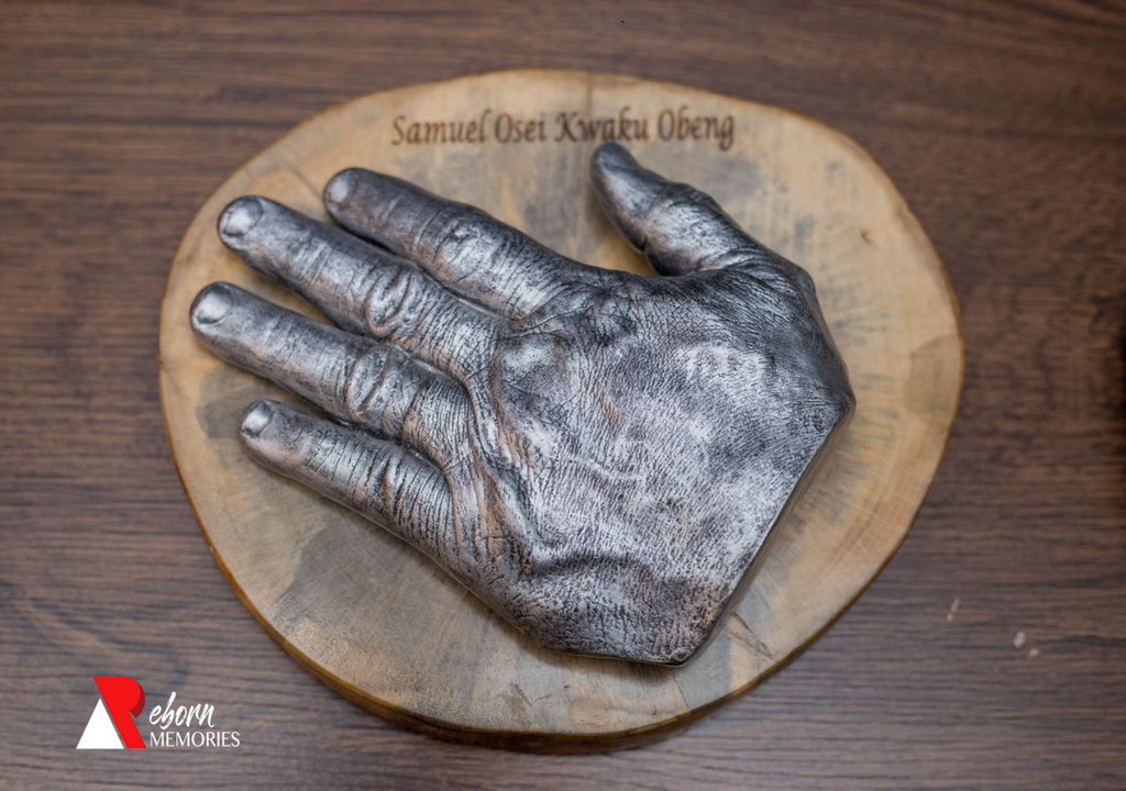 1rebornmemories's tweet photo. All wrinkles represents love. Mr Obeng got served . #gift #giftideas #giftwrapping #bespoke #handcasting 🇬🇭 https://t.co/MYunDEuLxy