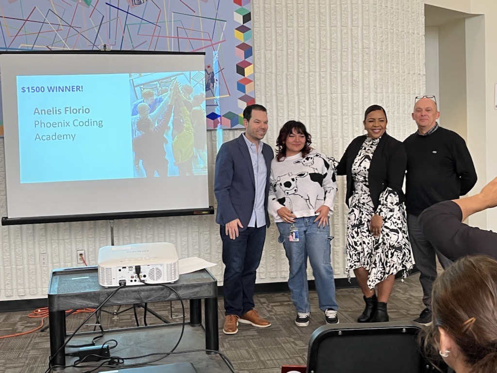 puhsd_pca's tweet photo. Congratulations to Anelis, Moises, and Viviana for earning scholarships toward their college educations! These seniors have been participating in Diversity Leadership Alliance where they have been learning about personal branding, social media, and leadership skills. https://t.co/5aNrG4GZ8N