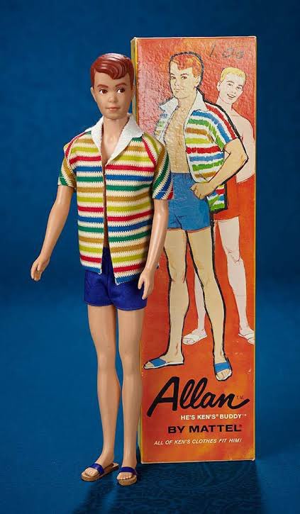 MerGarza's tweet photo. Después de ver la publicidad se la película de #Barbie he leído por ahí ¿Quien es Allan? El personaje de Michael Cera y pues Allan era “el amigo de Ken” 👇🏻que fue lanzado en 1964 y que le queda TODA la ropa de Ken, o eso mismo decían los comerciales. https://t.co/Y9kIT48uO6