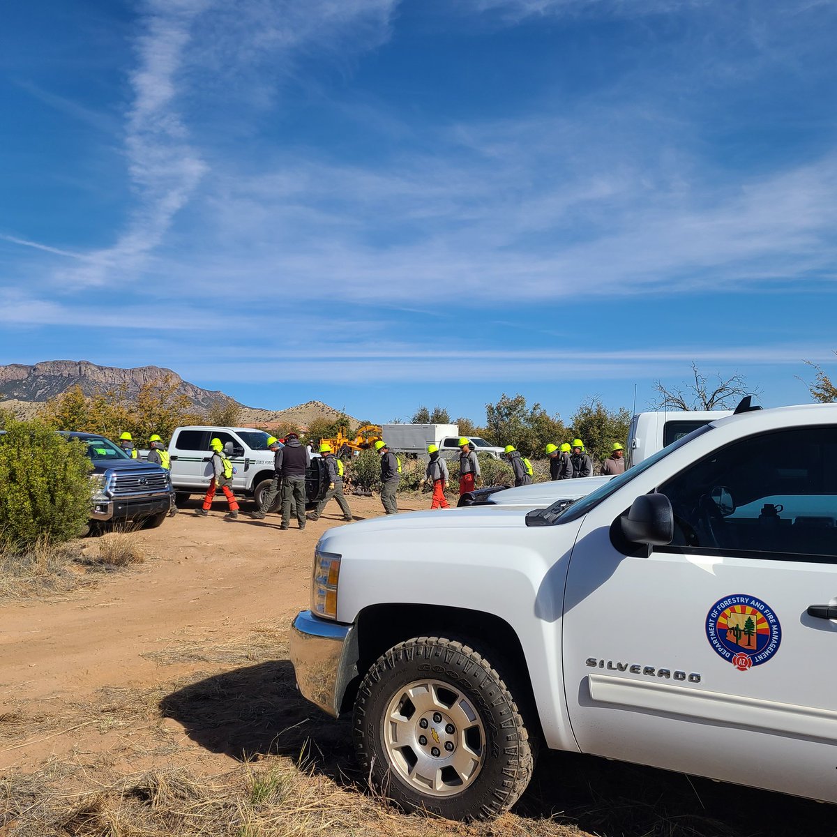 Fryfiredistrict's tweet photo. @azstateforestry and @AZCorrections are nothing short of amazing! 2 days of saw work followed up with chipping today. Reducing hazardous fuel loads and making our community safer. #thinthethreat #fryfire https://t.co/TqhEKKJxBF