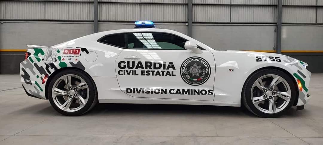 Planoinforma's tweet photo. #SLP #Viral | Presentación de las nuevas patrullas de la Guardia Civil División de Caminos se vuelve noticia nacional y se viraliza. 

Varios medios nacionales e incluso internacionales han retomado la noticia sobre los nuevos autos de la Guardia Civil División de Caminos que estrenarán autos Mustang, Camaros y Challenger, para combatir el crimen. ¿Qué te parece?