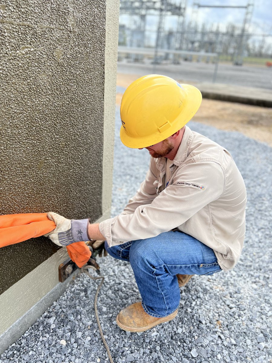 SRConnectMS's tweet photo. Heads up, Greene and Wayne counties! A fiber hut has been installed in SRE’s Kittrell substation. Installing the hut brings us one step closer to connecting even more south Mississippi residents to high-speed fiber internet.
https://t.co/T3PrrGUwTQ
#CoopsConnectMS #MSBroadband https://t.co/WuRJzmoWDP